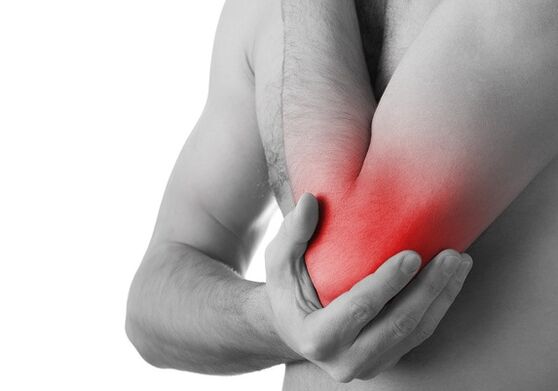 Gonfiore e forte dolore all'articolazione sono segni dello stadio finale dell'osteoartrosi
